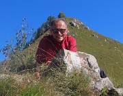 01 Sopra la mia testa la croce del Monte Gioco (1366 m)